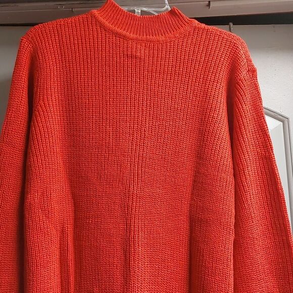 CW Classics Sweater sz L - Picture 6 of 8